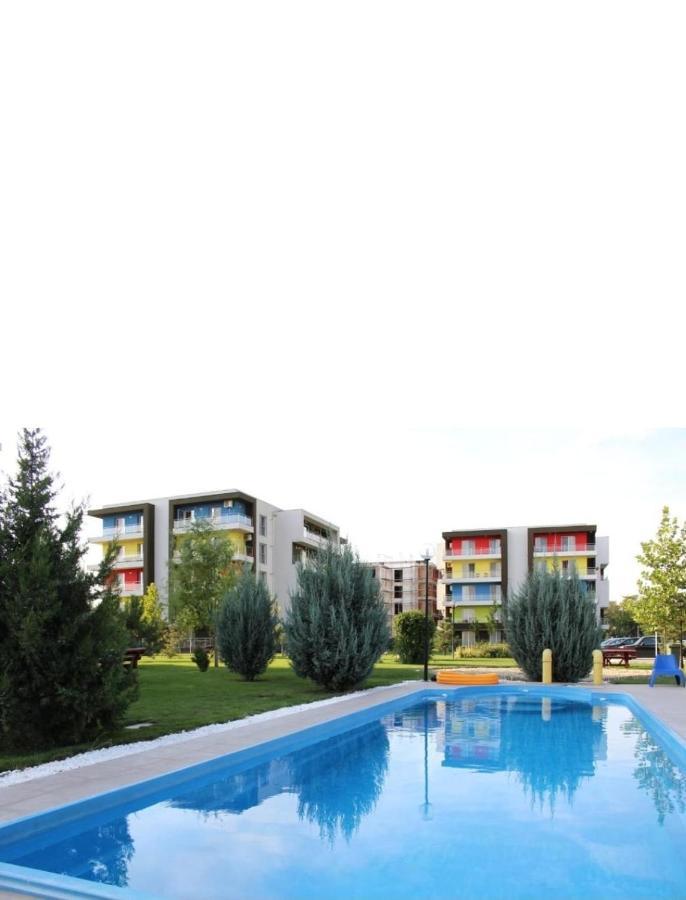 Tranzzit Airport Apartment II Отопени Экстерьер фото